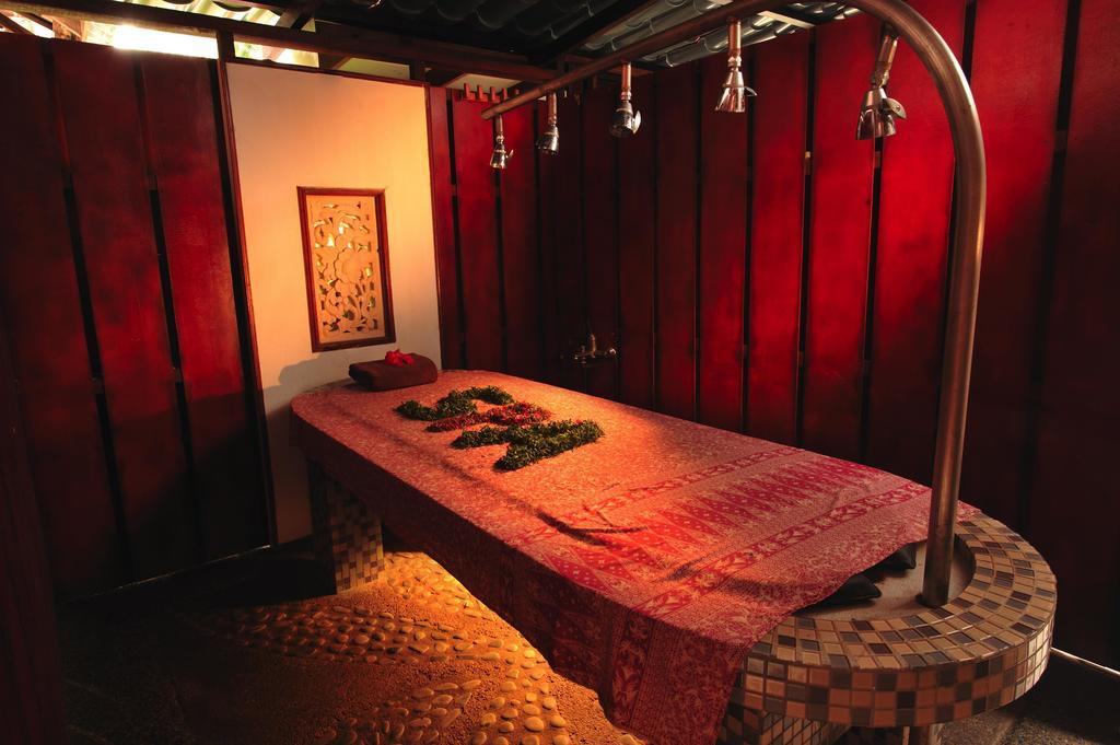 파야 비치 스파 앤 다이브 리조트 Kampung Genting 외부 사진